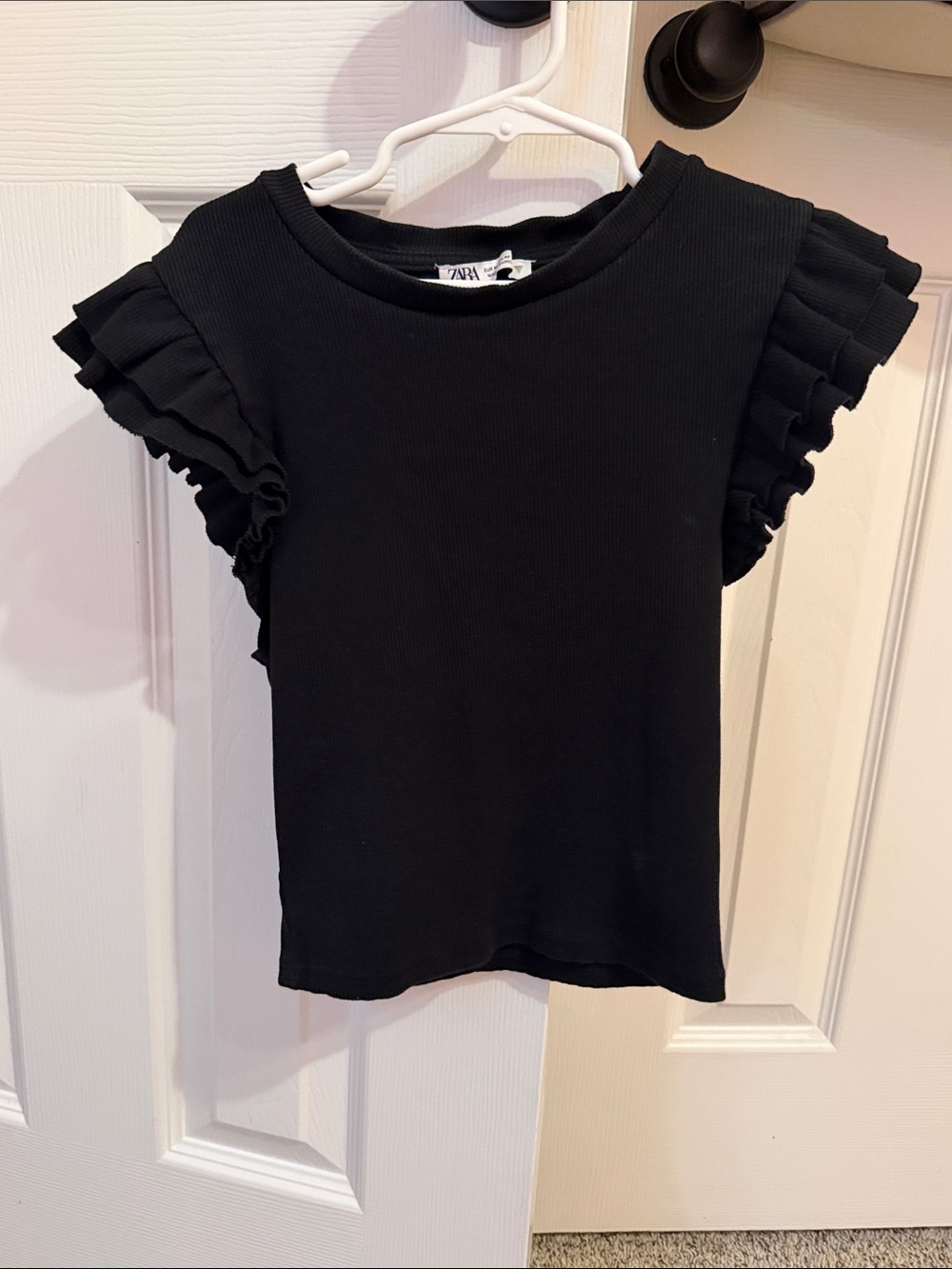 Zara Black Short Sleeve Ruffle Ribbed Top